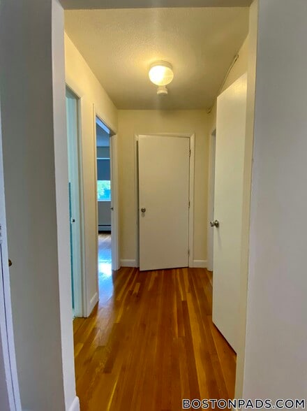 Building Photo - 90 Gardner St