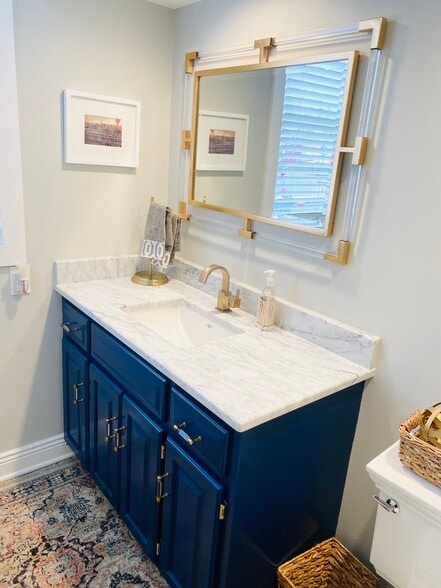 1st Floor Powder Room - 926 City Park Ave