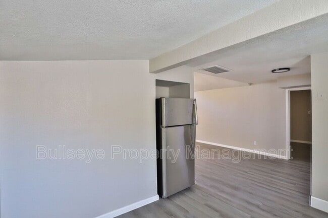 Building Photo - 1803 North 25th Pl