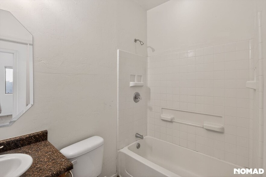 Building Photo - 3610 Cam Del Rancho