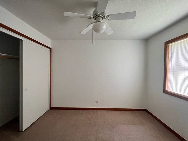 Building Photo - 3327 Acorn Ct