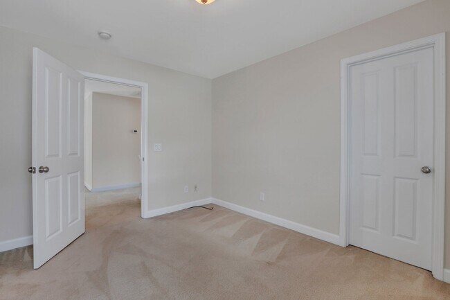 Building Photo - 175 Summer Hill Ct