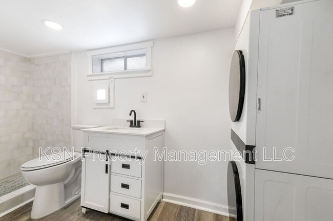 Building Photo - 2015 E 58th St