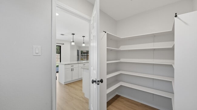 Building Photo - 1073 Stone Hollow