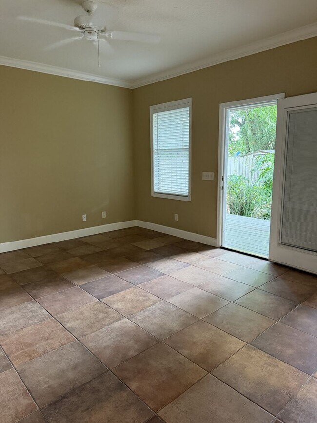 Building Photo - Single Family Home