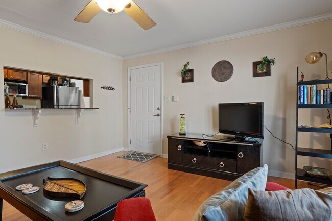 Building Photo - WATERFRONT LIVING! BEAUTIFULLY APPOINTED CONDO ON THE BAYOU IN OS SCHOOL DIST - FULLY FURNISHED