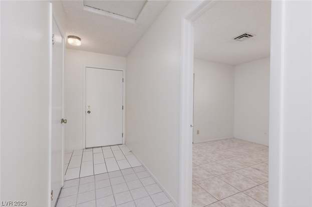 Building Photo - 8432 Mulcahy Ave