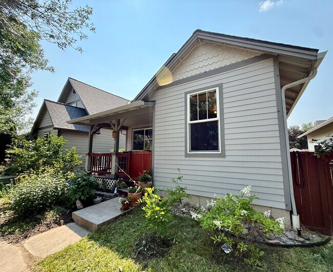 Building Photo - Pet-Friendly 2BR/2BA in Peaceful Canyon Creek Neighborhood