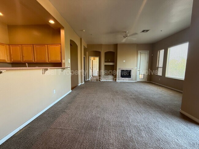 Building Photo - 16420 N Thompson Peak Pkwy