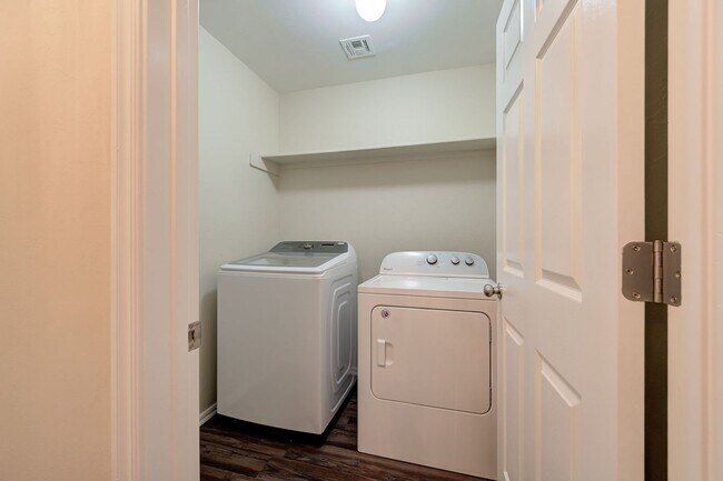 Building Photo - Stunning 3-Bedroom Home in Beautiful Piedmont Community!