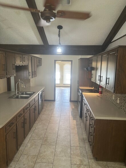 Building Photo - 2926 Briargrove Ln