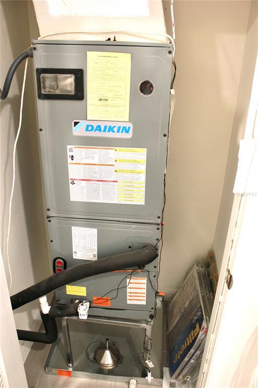 Building Photo - 4461 Small Creek Rd