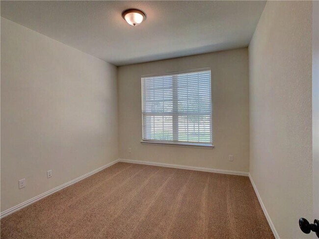 Building Photo - 2304 La Mirada St