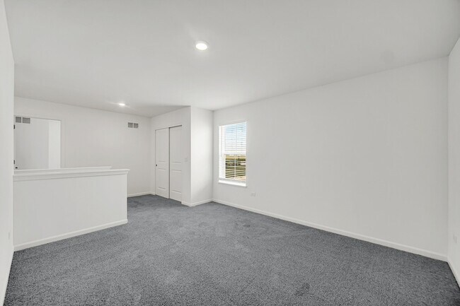 Building Photo - 349 Danforth Dr