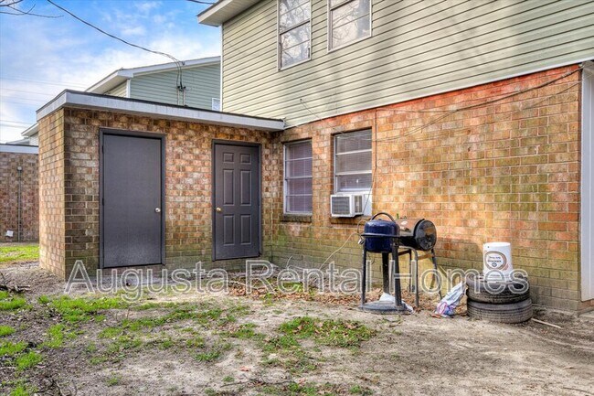 Building Photo - 329 Verdery Dr