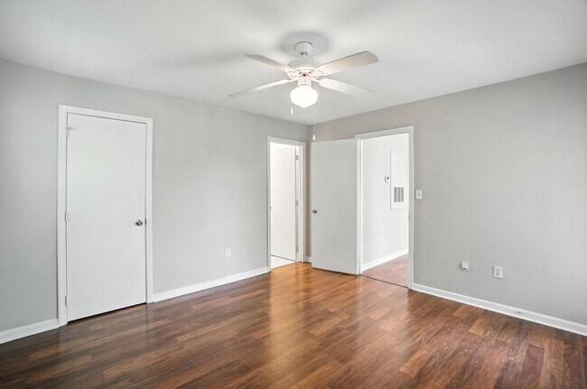 Building Photo - Minutes from UNCC Campus