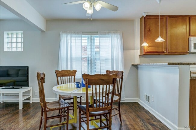 Building Photo - 1437 Collins Ave