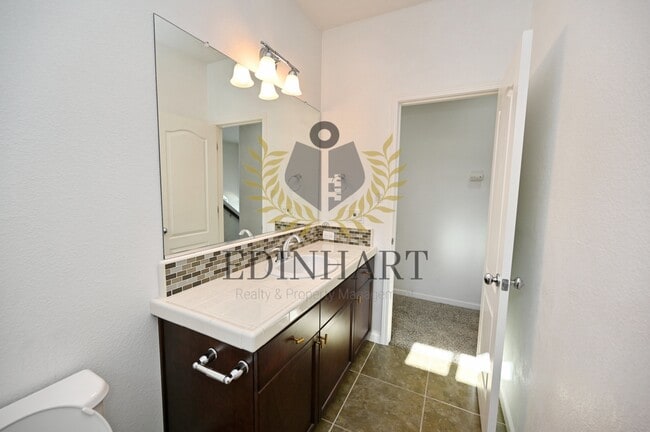 Building Photo - 3238 Lahar Ln