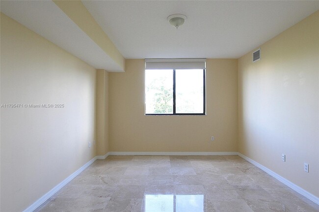 Building Photo - 3530 SW 22nd St