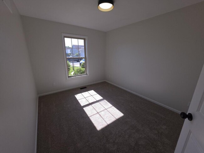 Building Photo - 1813 Rambling Rose Ln