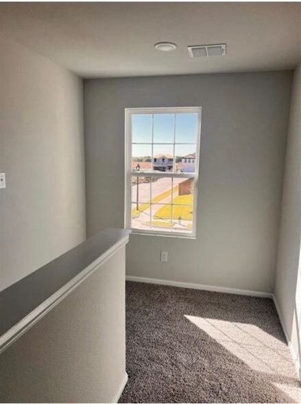 Building Photo - 900 Portina Dr