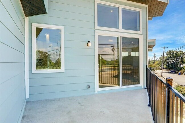 Building Photo - 4001 Red River St