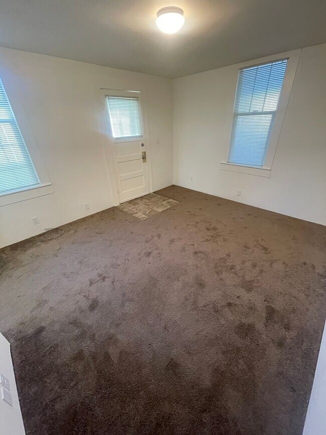 Building Photo - 530 Grove St