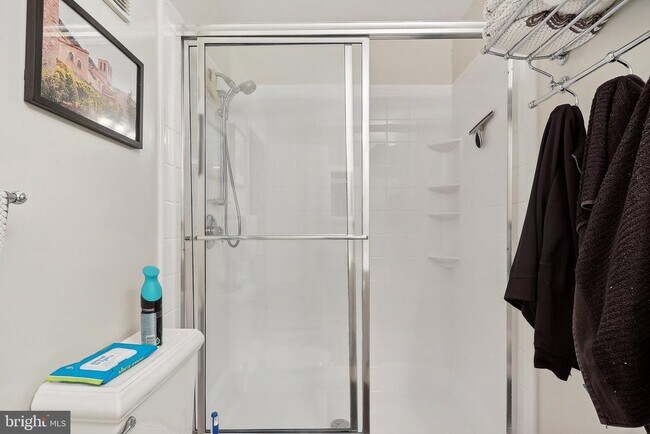 Building Photo - 2031 Approach Ln