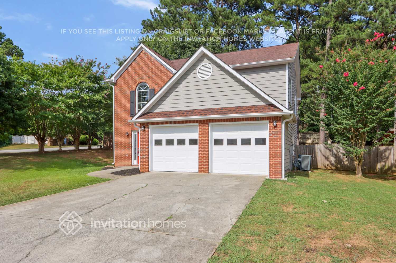Building Photo - 1915 Stoneoak Cir