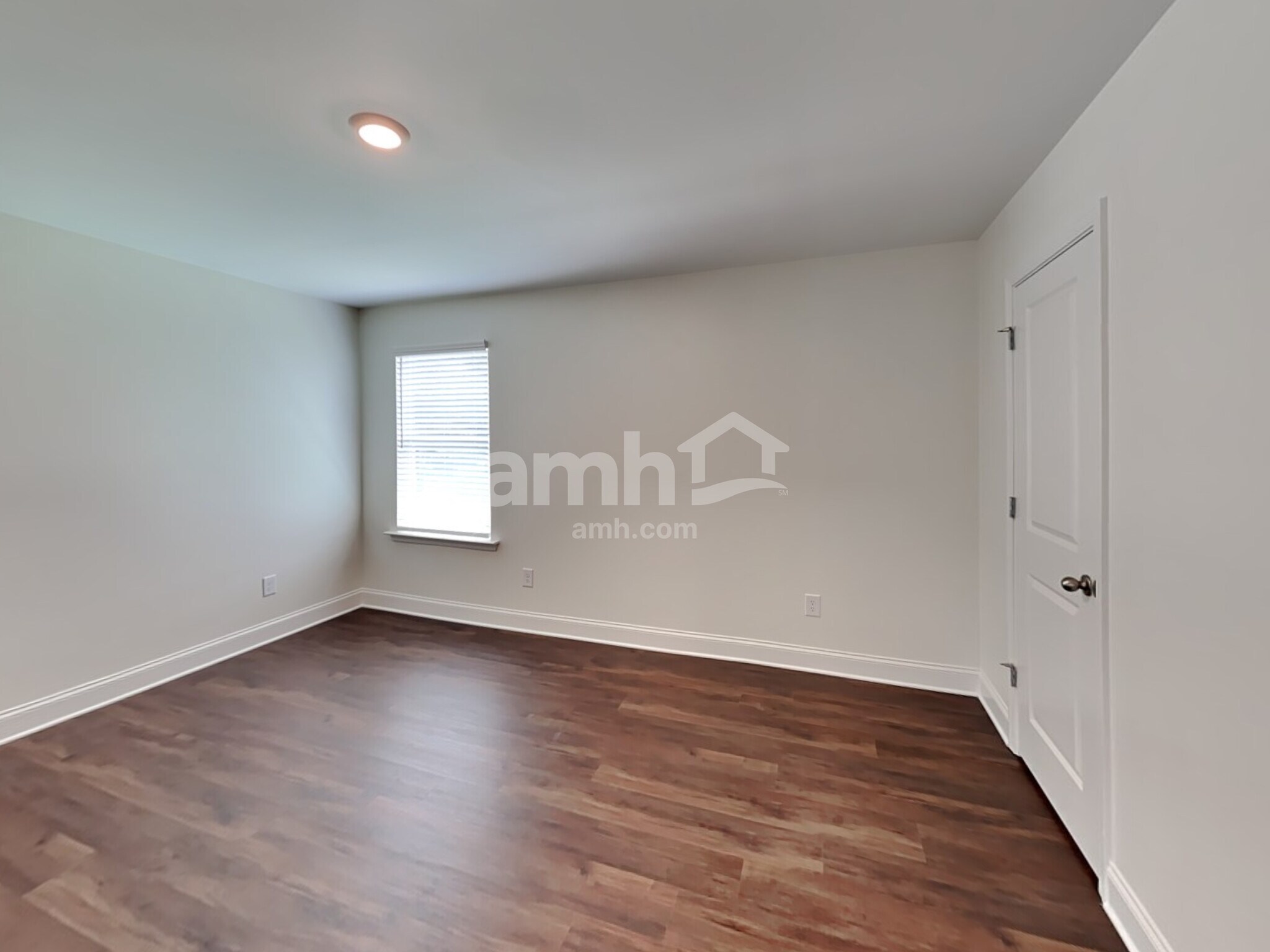 Building Photo - 3830 Chivalry Dr