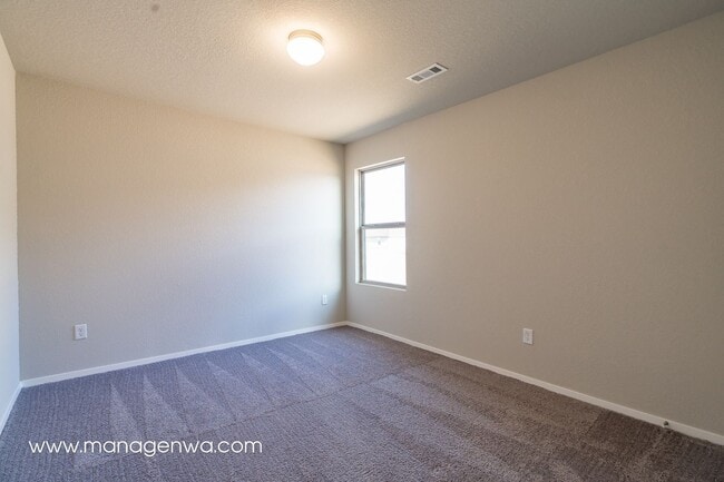 Building Photo - Cozy 4 Bedroom Elkins Home! Lots of upgrades!!