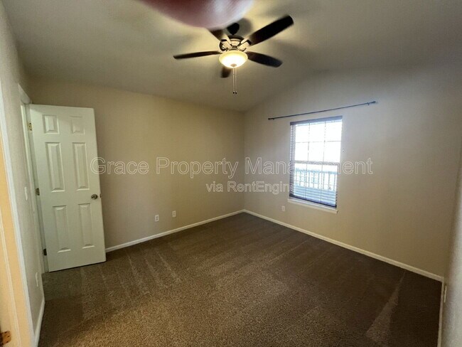 Building Photo - 5708 W Asbury Pl