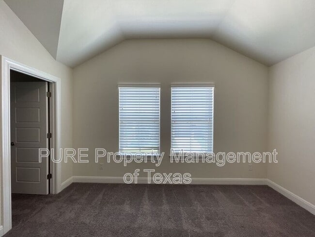 Building Photo - 716 Expedition Way