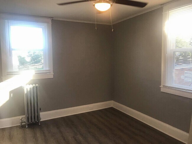 Building Photo - Charming 3 Bedroom/ 1 Bathroom Home in Dundalk, MD!