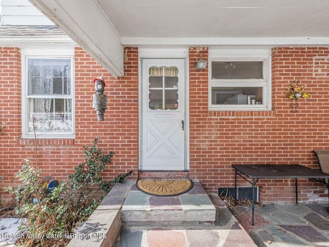 Building Photo - 11 Julia Ave