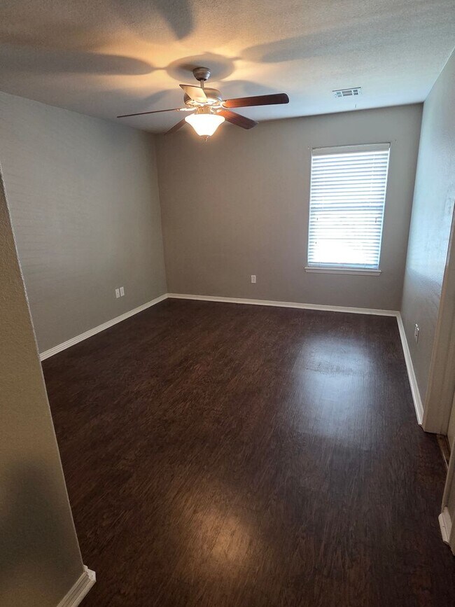Building Photo - 4535 W Sweetgum Ln