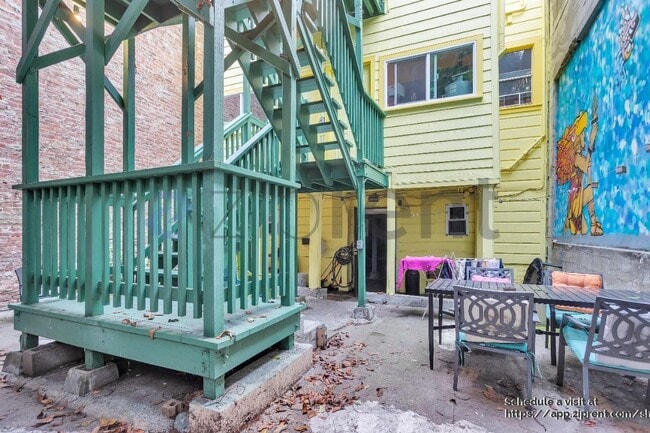 Building Photo - 161 Capp St