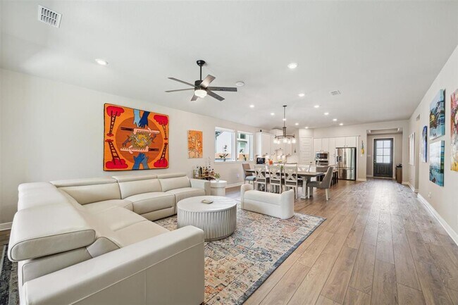 Building Photo - 9727 Birchwood Holw Trl