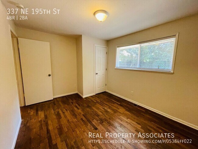 Building Photo - 337 NE 195th St