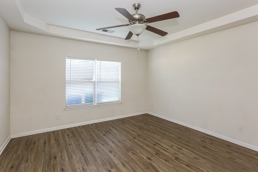 Building Photo - 6737 Sequoia Hills Dr