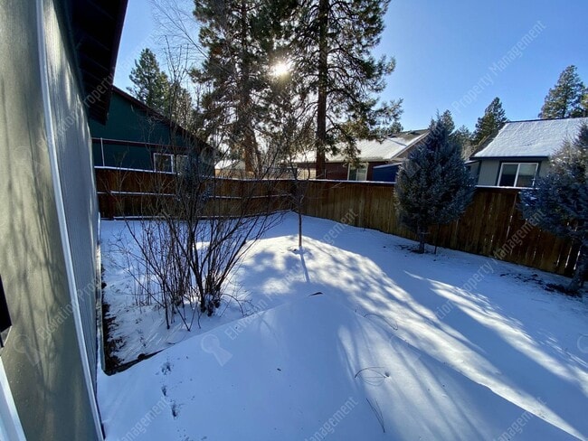 Building Photo - Single-Level 3 BR - 2 BA Rancher in Southw...
