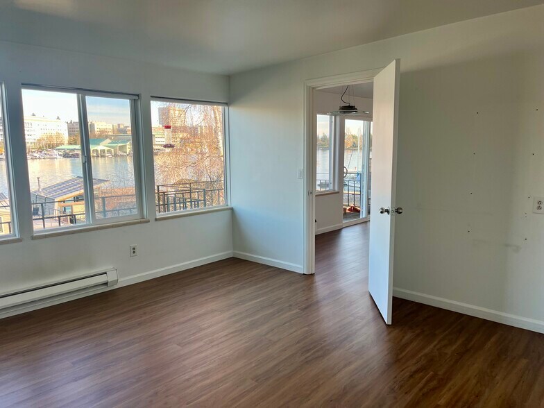 Building Photo - 3136 Portage Bay Plz E