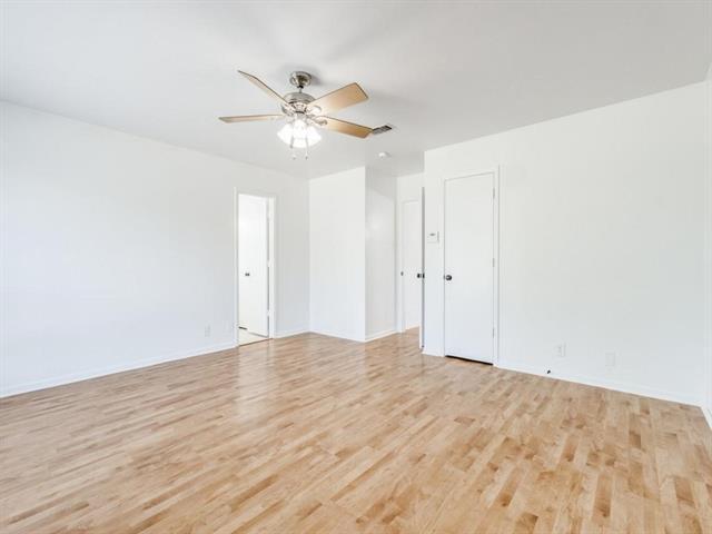 Building Photo - 1718 Crescent Dr