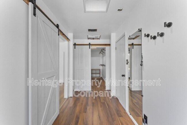 Building Photo - 2526 Town Briar St