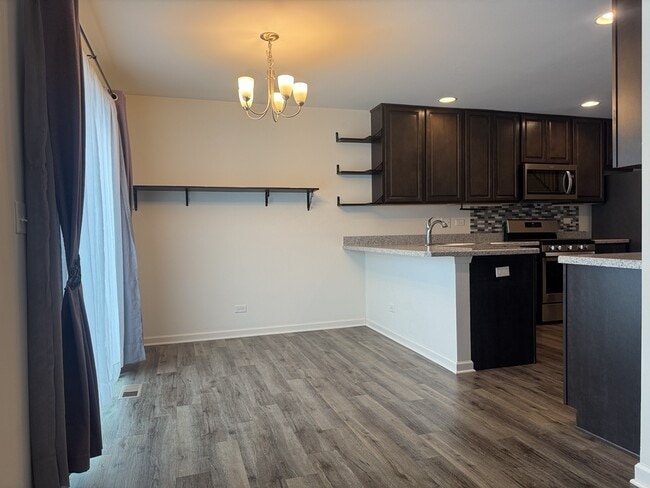 Building Photo - 226 Wildmeadow Ln