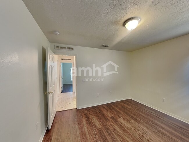 Building Photo - 784 Lake Doe Blvd