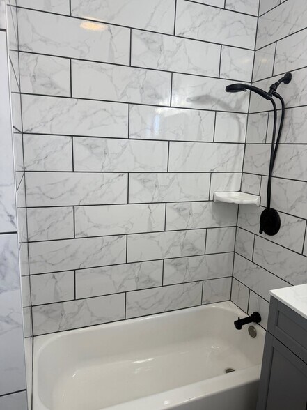 Bathroom - 2063 E 130th St