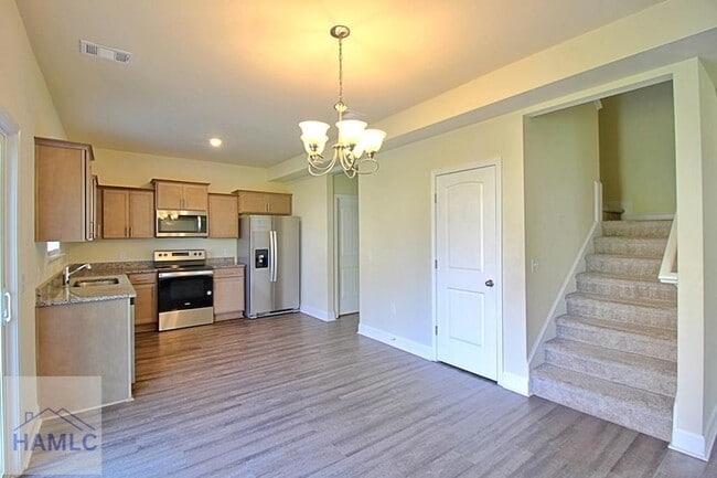 Building Photo - 711 Mill Creek Cir