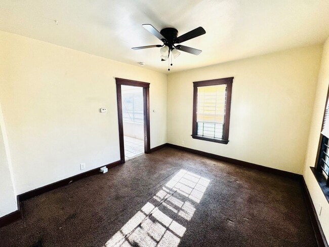 Building Photo - 14012 Glendale Ave