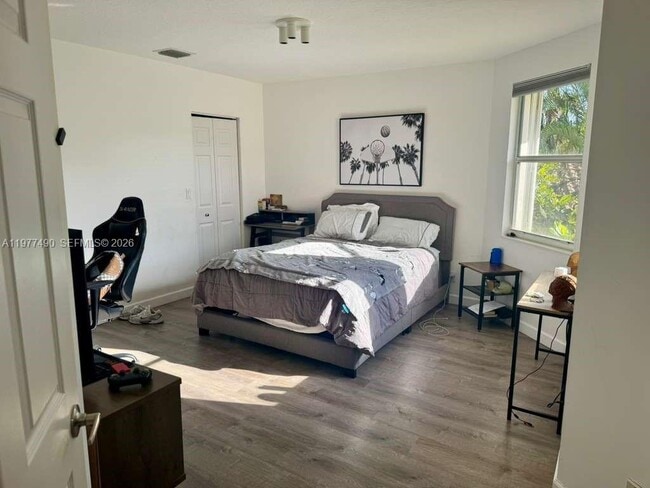 Building Photo - 2486 Bay Isle Dr